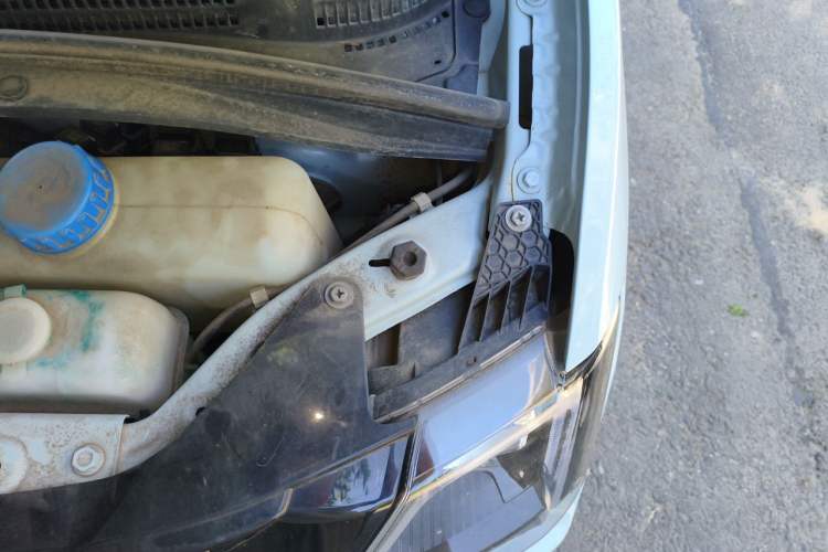 Used Dongfeng Fengon MINIEV 2022 Candy Edition Half-Sugar Engine Bay Left