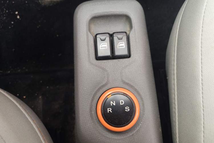 Used Dongfeng Fengon MINIEV 2022 Simple Style Comfort Version Gear Lever