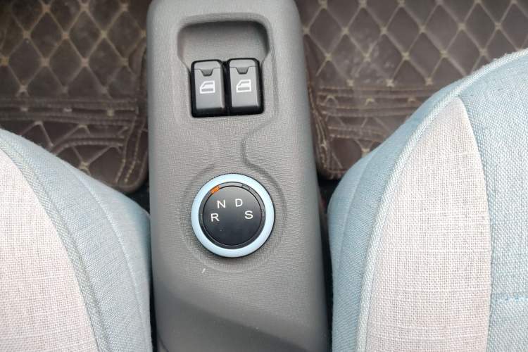 Used Dongfeng Fengon MINIEV 2022 Simple Style Comfort Version Gear Lever