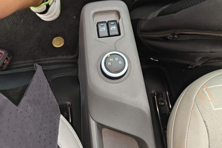 Used Dongfeng Fengon MINIEV 2022 Shishi Style Luxury Version Gear Lever