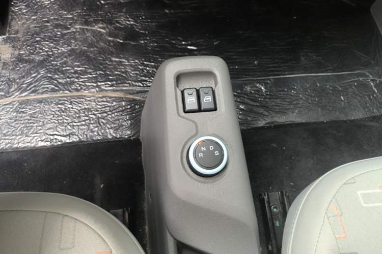 Used Dongfeng Fengon MINIEV 2022 Shishi Style Practical Version Gear Lever