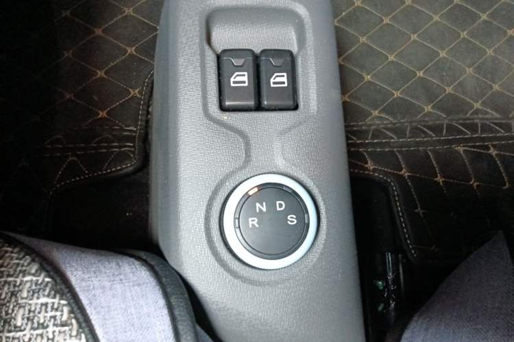 Used Dongfeng Fengon MINIEV 2022 Shishi Style Practical Version Gear Lever