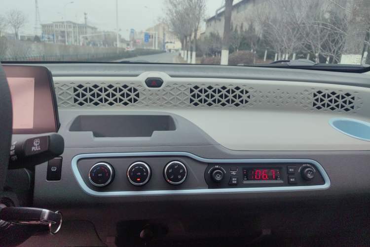 Used Dongfeng Fengon MINIEV 2022 Simple Style Comfort Version Interior 3