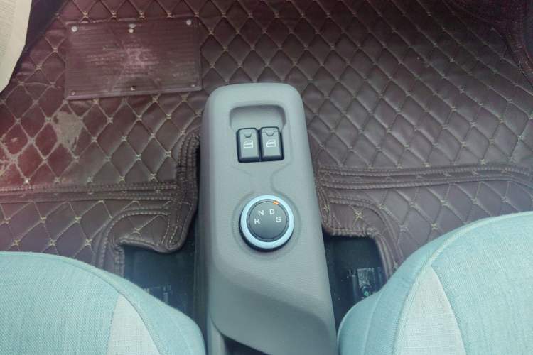 Used Dongfeng Fengon MINIEV 2022 Simple Style Comfort Version Interior 4