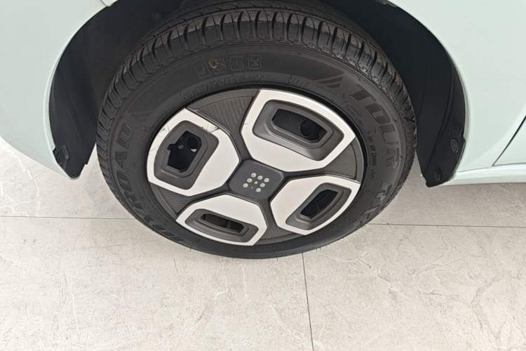 Used Dongfeng Fengon MINIEV 2022 Shishi Style Luxury Version Left Front Wheel Hub