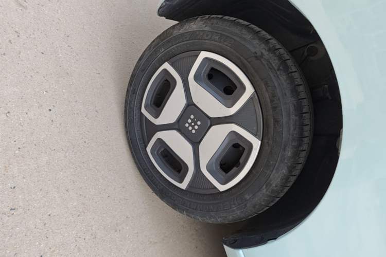 Used Dongfeng Fengon MINIEV 2022 Simple Style Comfort Version Left Front Wheel Hub