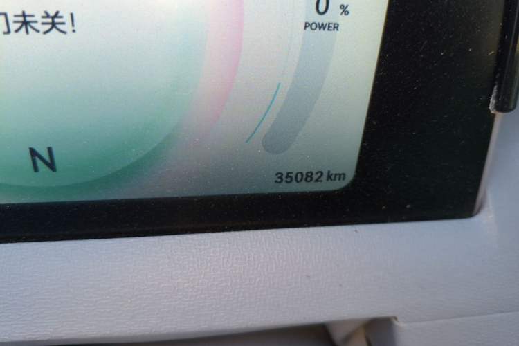 Used Dongfeng Fengon MINIEV 2022 Candy Edition Half-Sugar Odometer Close Up