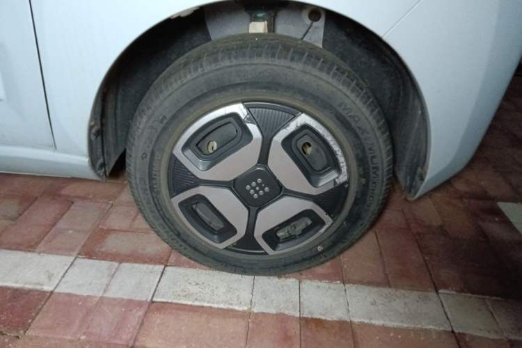 Used Dongfeng Fengon MINIEV 2022 Shishi Style Practical Version Right Front Wheel Hub