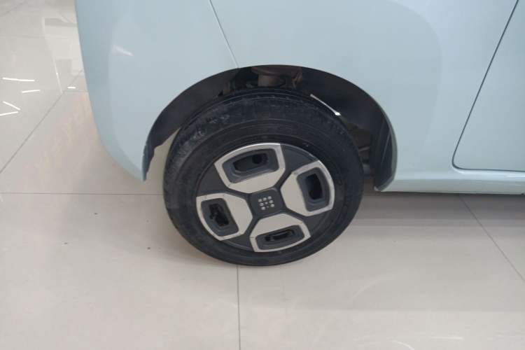 Used Dongfeng Fengon MINIEV 2022 Simple Style Comfort Version Right Rear Wheel Hub