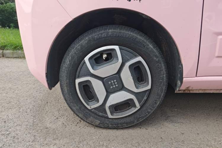 Used Dongfeng Fengon MINIEV 2022 Shishi Style Luxury Version Left Front Wheel Hub