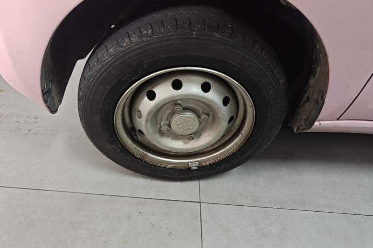 Used Dongfeng Fengon MINIEV 2022 Shishi Style Practical Version Left Front Wheel Hub