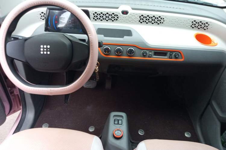 Used Dongfeng Fengon MINIEV 2022 Candy-Style Bubble Gum Center Console