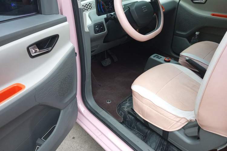 Used Dongfeng Fengon MINIEV 2022 Candy-Style Bubble Gum Driver Seat