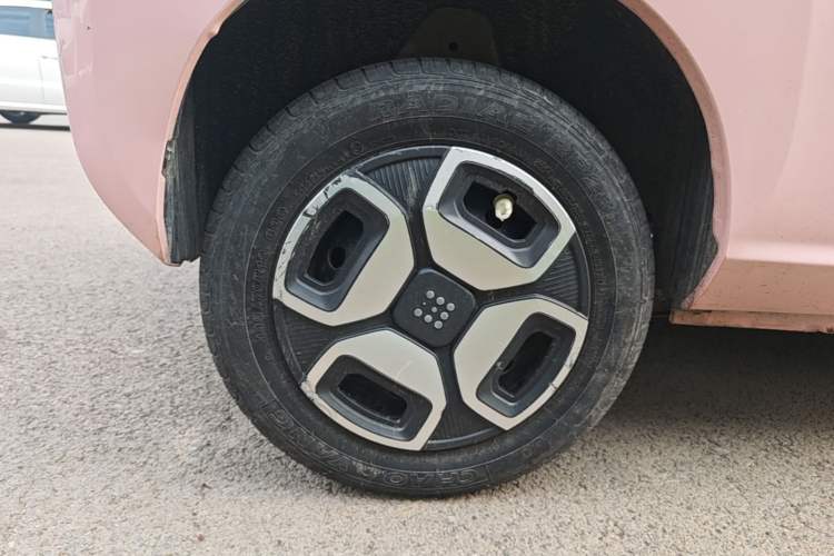 Used Dongfeng Fengon MINIEV 2022 Shishi Style Luxury Version Right Rear Wheel Hub