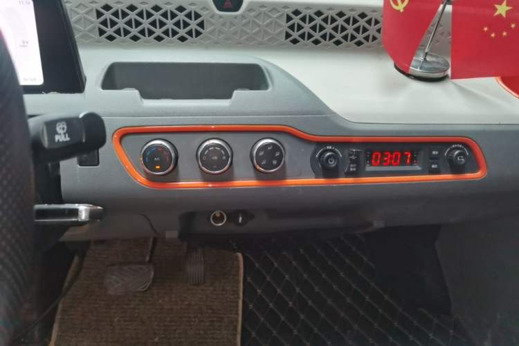 Used Dongfeng Fengon MINIEV 2022 Shishi Style Luxury Version Audio And AC Panel