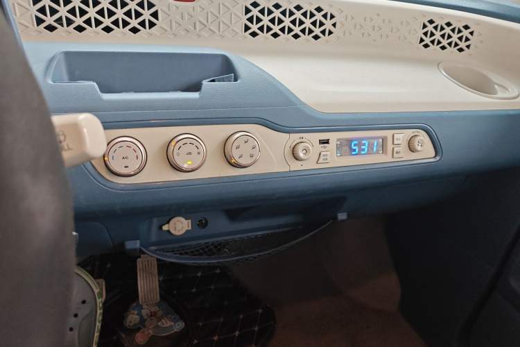 Used Dongfeng Fengon MINIEV 2022 Candy Edition Half-Sugar Audio And AC Panel