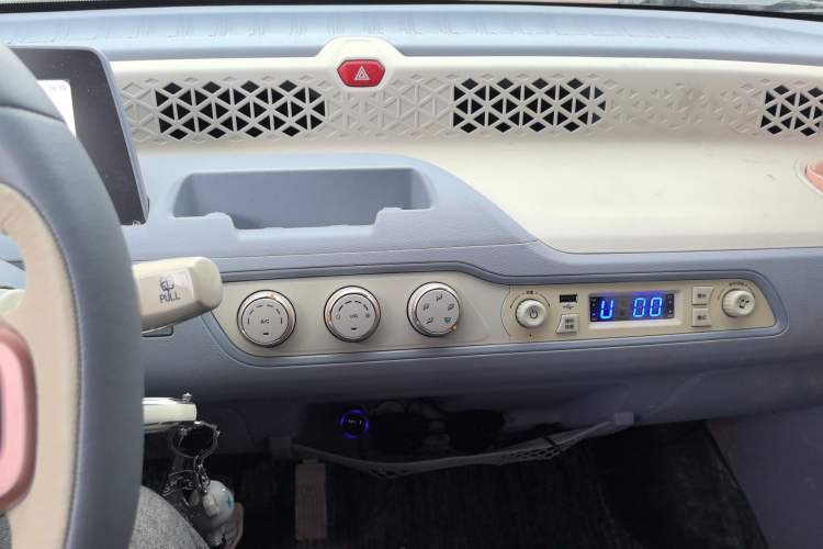 Used Dongfeng Fengon MINIEV 2022 Candy Edition Half-Sugar Audio And AC Panel