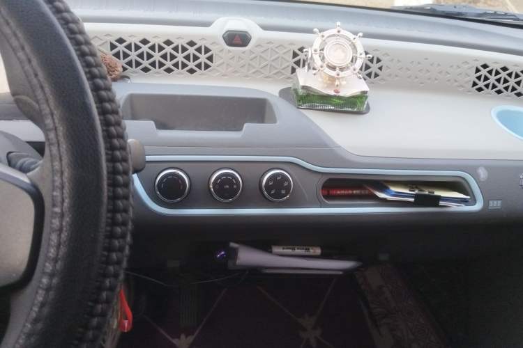 Used Dongfeng Fengon MINIEV 2022 Shishi Style Practical Version Audio And AC Panel