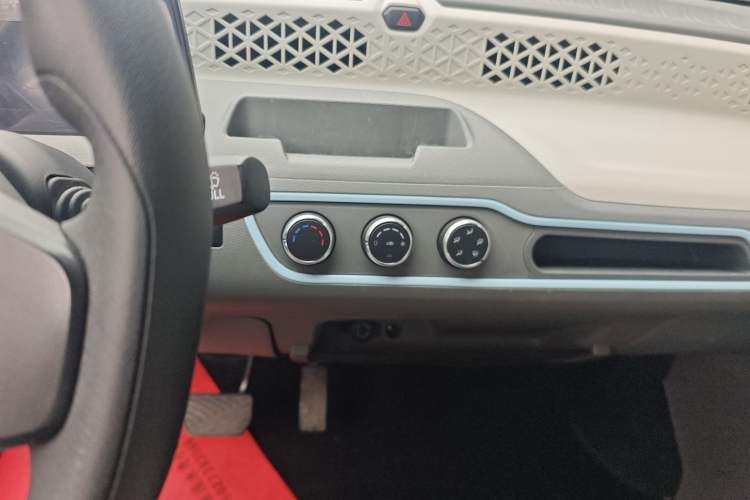 Used Dongfeng Fengon MINIEV 2022 Shishi Style Practical Version Audio And AC Panel