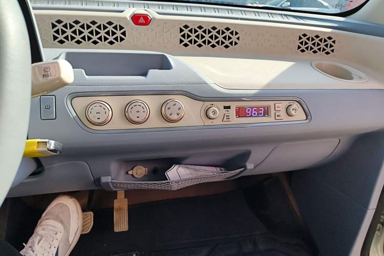 Used Dongfeng Fengon MINIEV 2022 Candy Edition Lightly Sweeted Audio And AC Panel