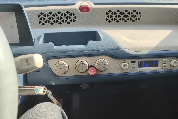 Used Dongfeng Fengon MINIEV 2022 Candy-Style Lollipop Audio And AC Panel