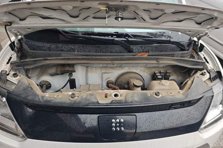 Used Dongfeng Fengon MINIEV 2022 Shishi Style Practical Version Engine Bay