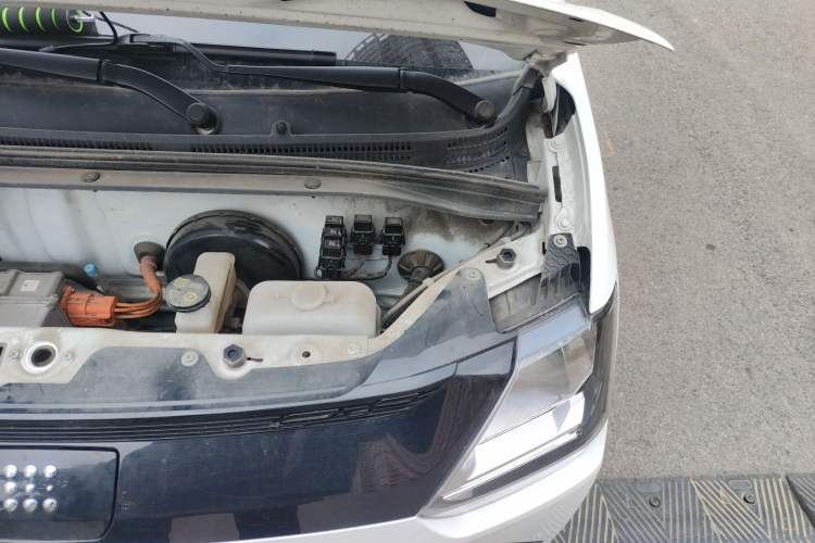 Used Dongfeng Fengon MINIEV 2022 Candy-Style Marshmallow Engine Bay Left