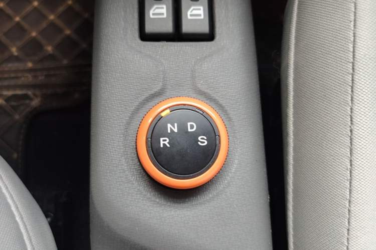 Used Dongfeng Fengon MINIEV 2022 Shishi Style Luxury Version Gear Lever