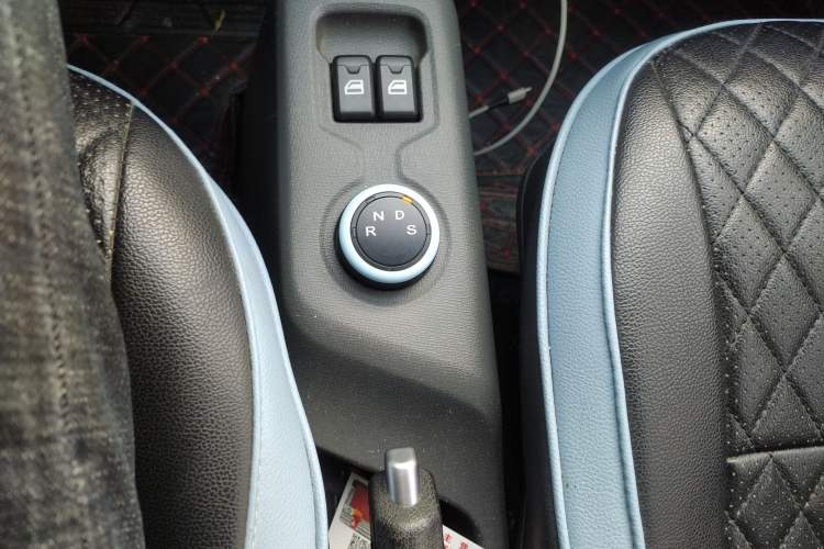 Used Dongfeng Fengon MINIEV 2022 Shishi Style Practical Version Gear Lever