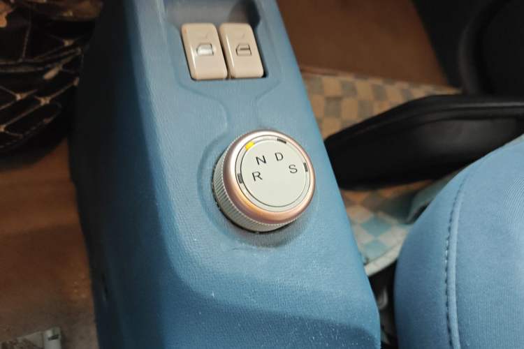 Used Dongfeng Fengon MINIEV 2022 Candy Edition Half-Sugar Gear Lever