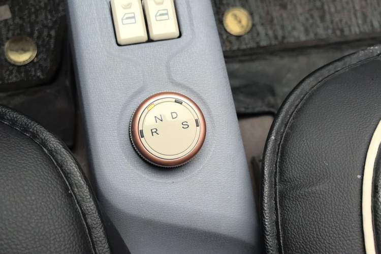 Used Dongfeng Fengon MINIEV 2022 Candy Edition Half-Sugar Gear Lever