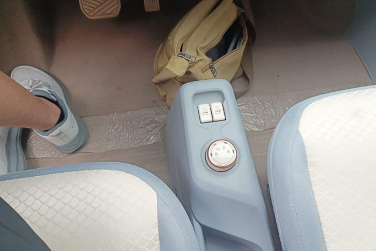 Used Dongfeng Fengon MINIEV 2022 Candy Edition Lightly Sweeted Gear Lever