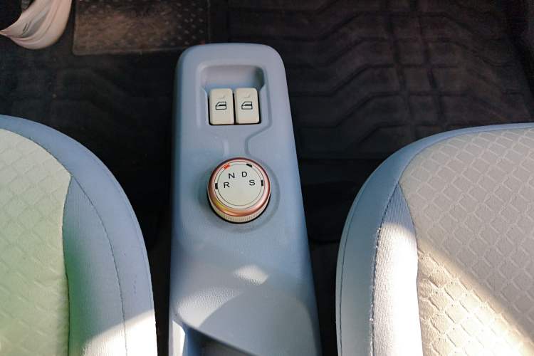 Used Dongfeng Fengon MINIEV 2022 Candy Edition Lightly Sweeted Gear Lever