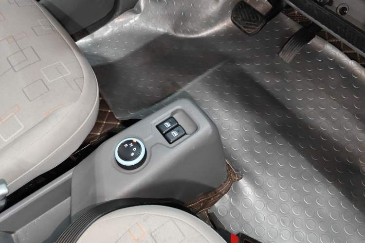 Used Dongfeng Fengon MINIEV 2022 Shishi Style Practical Version Gear Lever