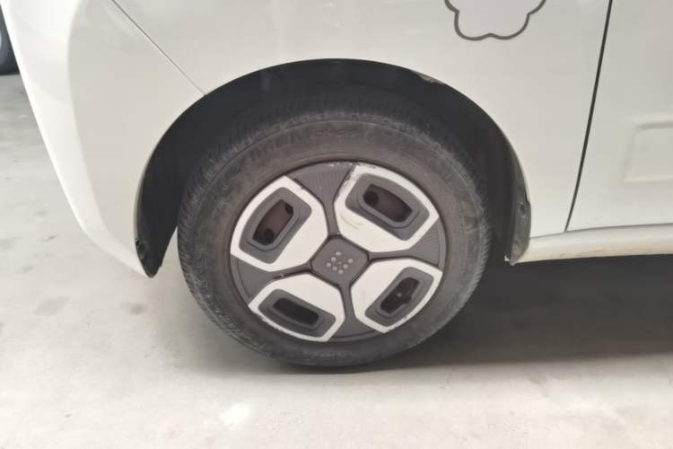 Used Dongfeng Fengon MINIEV 2022 Shishi Style Luxury Version Left Front Wheel Hub