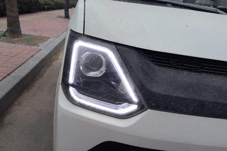 Used Dongfeng Fengon MINIEV 2022 Candy Edition Half-Sugar Right Front Headlight