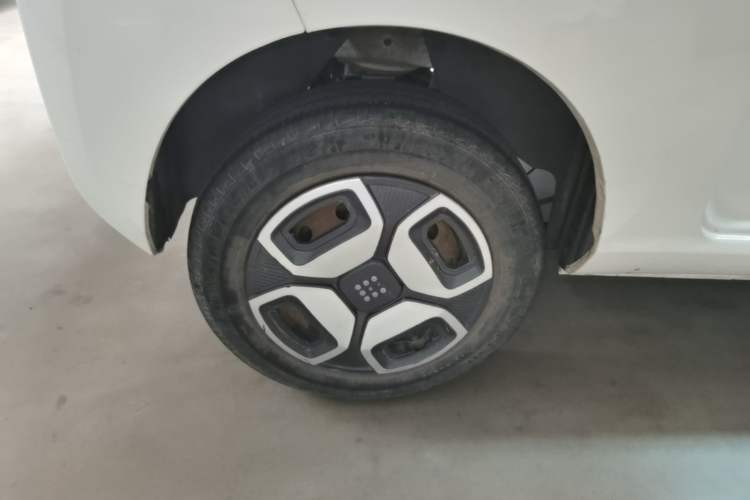 Used Dongfeng Fengon MINIEV 2022 Shishi Style Luxury Version Right Rear Wheel Hub