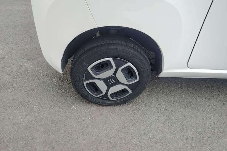 Used Dongfeng Fengon MINIEV 2022 Shishi Style Luxury Version Right Rear Wheel Hub