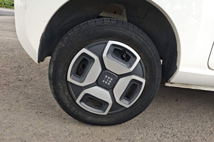 Used Dongfeng Fengon MINIEV 2022 Shishi Style Practical Version Right Rear Wheel Hub