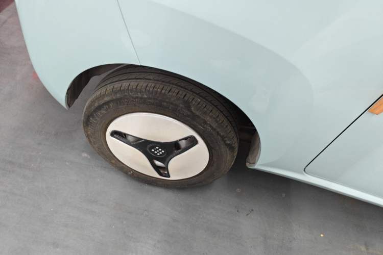 Used Dongfeng Fengon MINIEV 2022 Shishi Style Practical Version Right Rear Wheel Hub