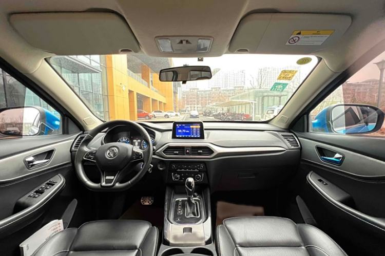 Used Dongfeng Fengon S560 2018 1.8L CVT Elite Model 7 Seats Interior 1
