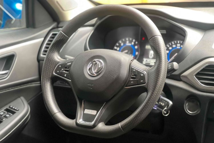 Used Dongfeng Fengon S560 2018 1.8L CVT Elite Model 7 Seats Interior 2