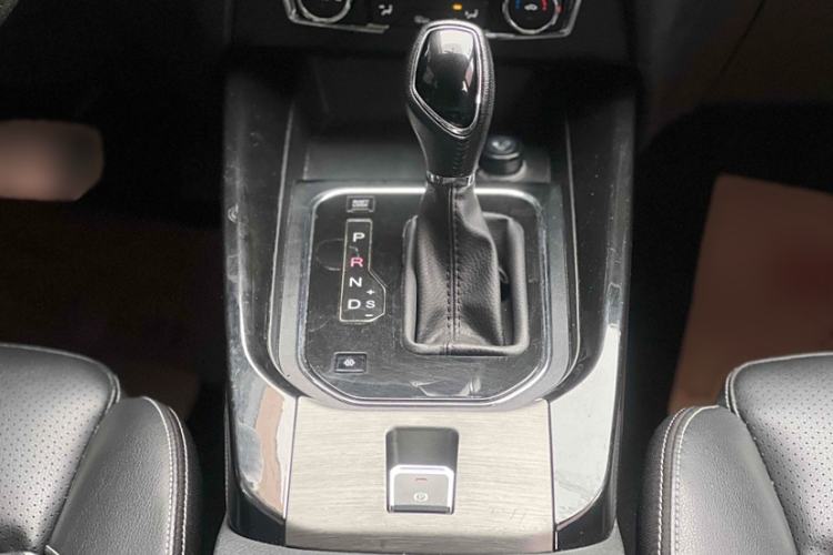 Used Dongfeng Fengon S560 2018 1.8L CVT Elite Model 7 Seats Interior 4