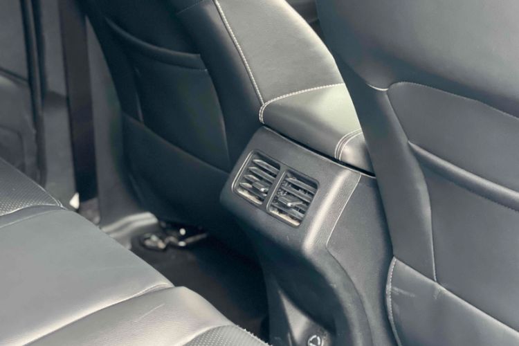 Used Dongfeng Fengon S560 2018 1.8L CVT Elite Model 7 Seats Interior 8