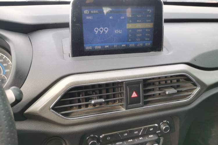 Used Dongfeng Fengon S560 2018 1.8L Manual Comfort 7-Seater Audio And AC Panel