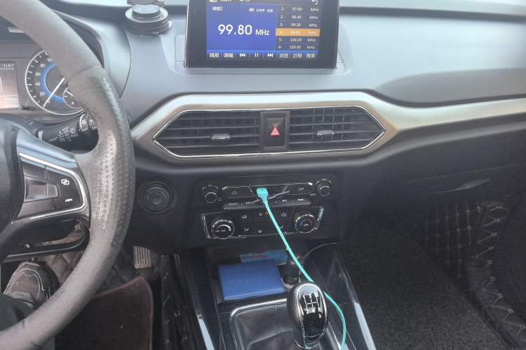 Used Dongfeng Fengon S560 2018 1.8L Manual Comfort 5-Seater China V Standard Audio And AC Panel