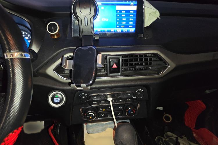 Used Dongfeng Fengon S560 2018 1.8L CVT Prestige Model Audio And AC Panel
