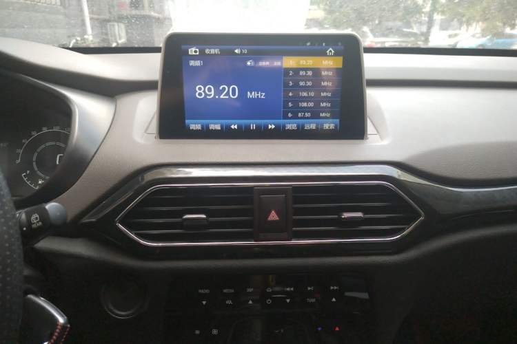 Used Dongfeng Fengon S560 2018 1.8L CVT Comfort Model 5 Seats Audio And AC Panel