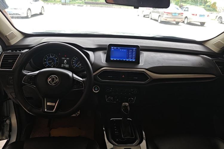 Used Dongfeng Fengon S560 2018 1.8L CVT Prestige Model Center Console