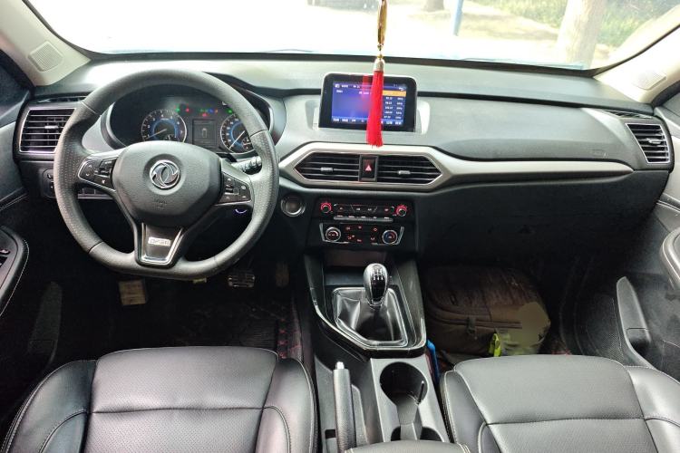 Used Dongfeng Fengon S560 2018 1.8L Manual Urban Model 7 Seats Center Console